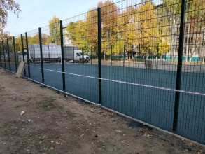 Забор на спортивную площадку 40 метров фото в Больших Вязёмах