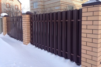 Забор из евроштакетника в шахматном порядке 30 метров фото в Больших Вязёмах