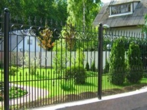 Кованые заборы на ленточном фундаменте 80 метров фото в Больших Вязёмах